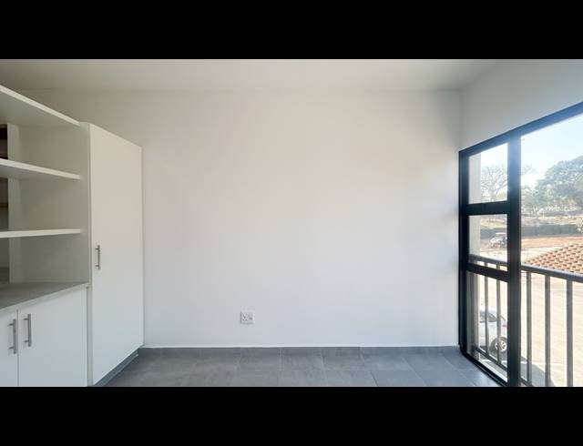 1 BEDROOM STUDIO APARTMENT TO LET IN SALT ROCK